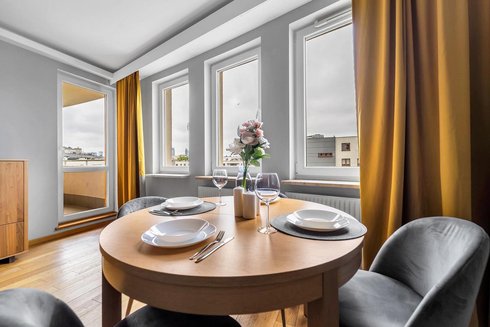 Wola Tower - 60M2, Balcony With City View, Parks Nearby - By Rentujemy Warsaw Luaran gambar